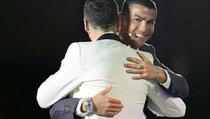 Ronaldo odbio nagradu za igrača godine i dao je Lewandowskom