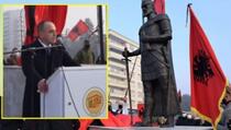 Haskuka: Statua Skenderbega je originalna, iz mlađih godina