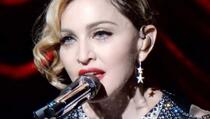 Madonna na meti hejtera: "Nije normalno biti u vezi s 36 godina mlađim"