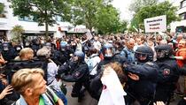 Na protestima protiv koronamjera privedeno 600 ljudi, preminuo muškarac