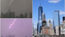 Viralan snimak iz New Yorka: Grom "pogodio" Svjetski trgovački centar