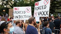 Stotine građana New Yorka protestuje protiv obavezne vakcinacije