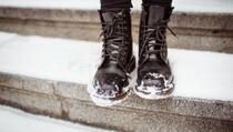 Praktično i jeftino: Evo kako ćete najlakše ukloniti tragove soli sa vaše omiljene obuće