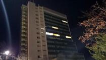 Murati o svijetlu u zgradi vlade tokom noći: Radi se prekovremeno