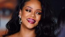 Rihanna pozirala u rublju iz vlastite kolekcije, fanovi oduševljeni