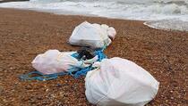 Šetači na plaži u Engleskoj pronašli skoro tonu kokaina vrijednog 92 miliona eura