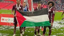 Igrači Leicestera s palestinskom zastavom slavili osvajanja engleskog FA Cupa