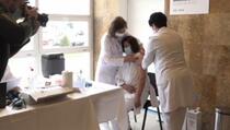 Na Kosovu počela vakcinacija zdravstvenog osoblja