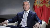 Đukanović uzima titulu počasnog predsjednika i ne napušta Crnu Goru