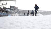 Odgođen susret u engleskom Premiershipu, snijeg zatrpao teren Burnleyja