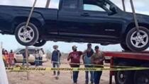 Sahrana u Meksiku izazvala pažnju: Muškarca ukopali sa kamionetom