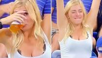 Eksirala dva piva na US Openu pa postala hit: Sada je poznato i ko je atraktivna plavuša s tribina