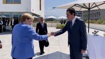 Njemačka ambasada ignoriše Kurtija, nije objavila fotografije susreta sa Merkel