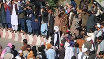 Talibani na trgu izložili tijela obješenih otmičara za opomenu kriminalcima