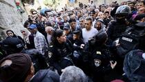 Izraelska policija nakon sabah-namaza ponovo upala u Al-Aksu, silom istjerivali vjernike iz dvorišta
