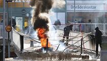 Policija u Švedskoj ranila troje ljudi u suzbijanju demonstracija protiv paljenja Kur'ana
