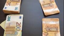 Zaplena novca na Vrbnici – u torbici pronađeno preko 18,000 eura