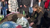 Sahranjena trudnica ubijena u krugu Kliničkog centra u Prištini
