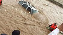 Nezapamćene poplave pogodile Saudijsku Arabiju: Voda na ulicama Meke nosila automobile