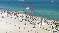 Srušio se helikopter kod kupača u Miami Beachu, dva putnika završila u bolnici