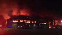 Uroševac: Veliki požar u Trgovinskom centru "Viva Fresh"
