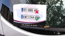 U Sjevernoj Mitrovici jutros na automobilima poruka – "Nema predaje, KM ostaje!"