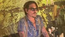Johnny Depp optužen za drogiranje i udaranje člana ekipe na setu