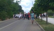 Grupa navijača FK Drenica zabranila srpskim studentima da posjete Prekaz
