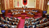 Albanski parlament odbio amandman koji predviđa vojnu pomoć Kosovu od 50 miliona eura