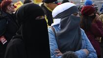 Talibani ženama u Afganistanu ponovo nametnuli nošenje burke
