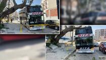 Autobus sa 80 putnika sa Kosova udario u drvo u Valoni