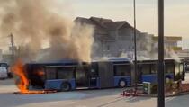U Prištini se zapalio gradski autobus