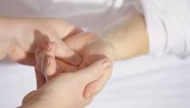Trnci ili slab stisak ruke: 10 tegoba s rukama i moguće bolesti