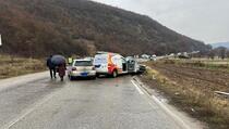 U saobraćajnoj nesreći na putu Priština-Podujevo povrijeđeno devet osoba