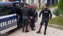 U Kuksu uhapšen mladić, prevozio 59 imigranata na Kosovo
