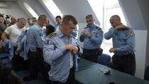 Srpski policajci sa sjevera skinuli uniforme
