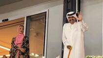 Katarski šeik pozdravio Brazilku, neki misle da to supruzi nije najbolje sjelo
