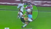 Englezi obesmislili VAR tehnologiju: Antonio igrao rukom i postigao gol, za sudije ništa sporno