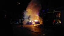 U Leposaviću zapaljen automobil čiji je vlasnik preregistrovao tablice