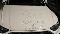 Na automobilu RKS registarskih oznaka u Hrvatskoj ispisano "Kosovo je Srbija"