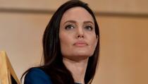 Angelina Jolie podržala žene Irana: Ne treba im nadzor nad njihovim moralom i tijelima, treba im sloboda