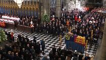 Velika Britanija tuguje za kraljicom: Održane dvije minute šutnje u čast Elizabete II (UŽIVO)