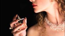 Stručnjak za mirise otkrio: Zašto isti parfem drugačije miriše na vama i prijateljici