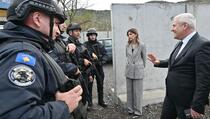 Haxhiu i Sveçla obišli policajce na sjeveru Kosova