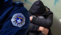 Mladić uhvaćen sa narkoticima u dvorištu Regionalne bolnice u Prizrenu