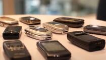 Generacija Z bira jeftine preklopne telefone umjesto skupih iPhonea