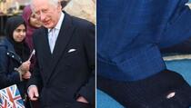 Kralj Charles prilikom ulaska u džamiju u Londonu otkrio rupu na čarapama