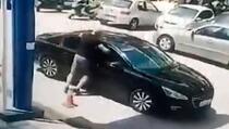 Surova likvidacija u Solunu: Pokušao da udari vozača na pumpi, ovaj ga upucao iz automobila!