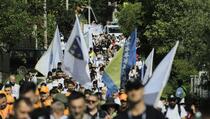 Krenuo 19. Marš mira: Hiljade ljudi odaju počast žrtvama genocida u Srebrenici