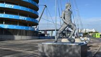 Pred stadionom Cityja već ima svoju statuu, a sad s 37 godina uvodi svoj trenutni klub u Ligu prvaka